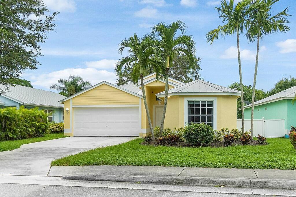 Jupiter'S Beacon Villa Exterior photo